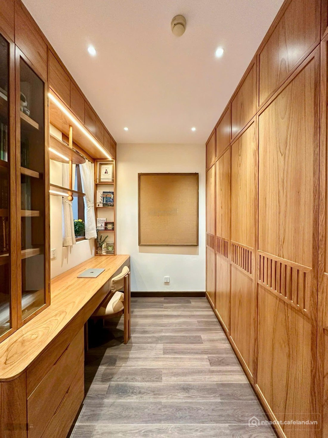 Bán căn hộ chung cư: Bán CC Emerald - Celadon City, 5,5 tỷ, 71m2, 2PN, 2WC, giá 