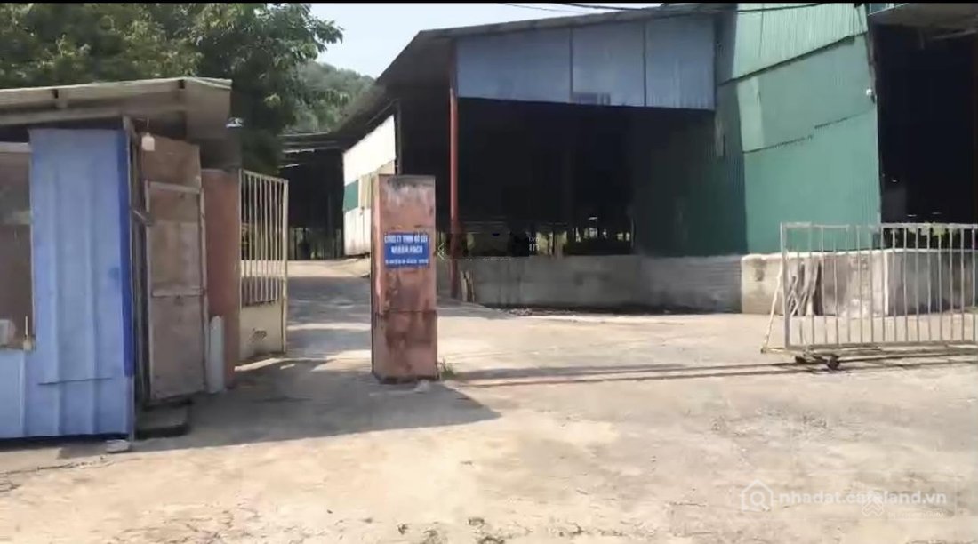 Bán kho, nhà xưởng: Chính chủ bán kho xưởng Yên Bái cũ, Lào Cai mới. Diện tích 1