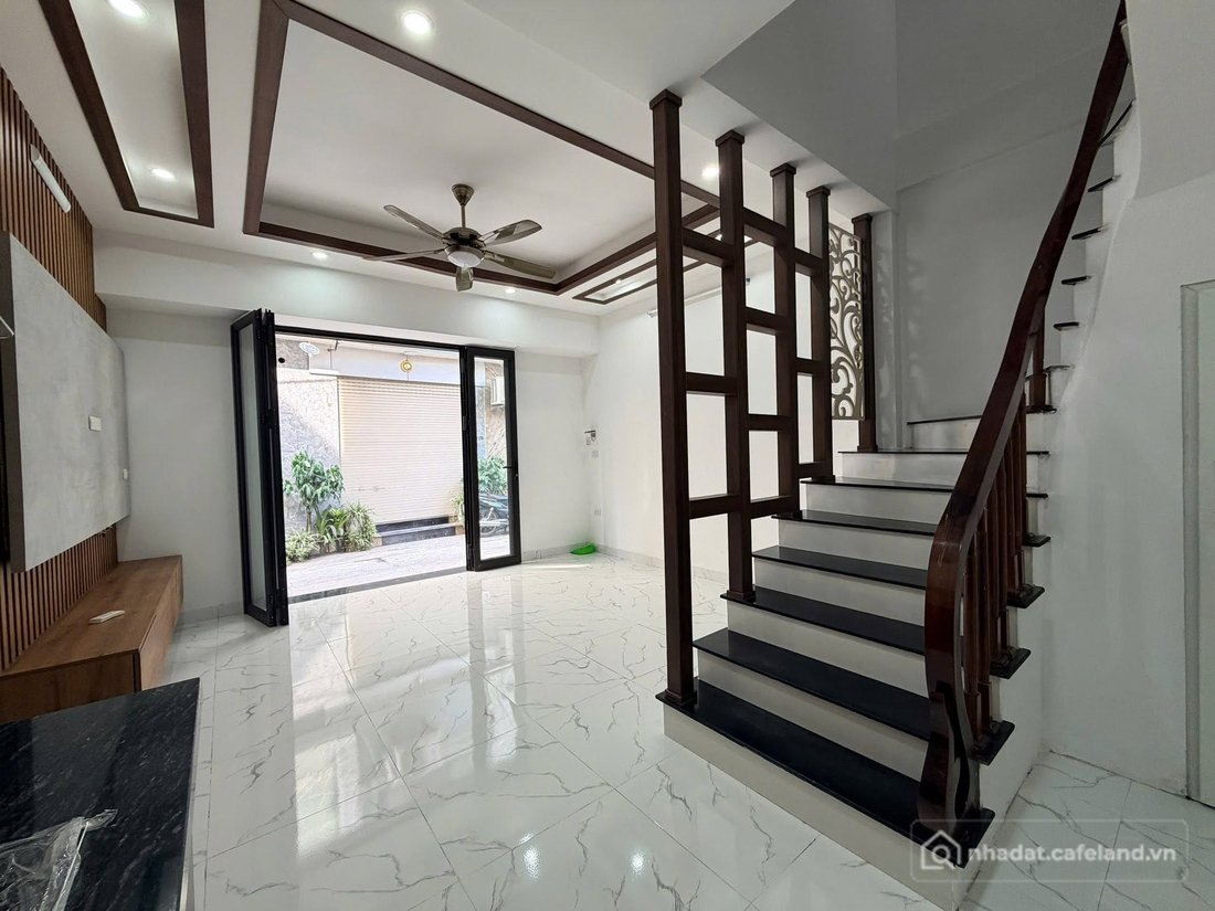 Bán nhà riêng: Bán nhà Thạch Bàn - Cổ Linh, lô góc rộng thoáng, 33m2, 5 tầng, ch