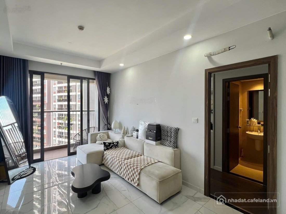 Bán căn hộ chung cư: Em chính chủ về quê bán căn 85m2 đông nam Opal Boulevard 3,