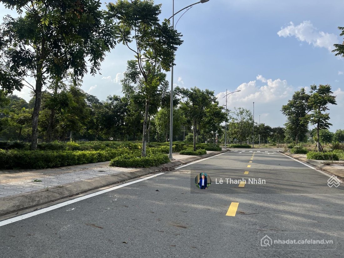 Bán đất thổ cư: Lô đất đối diện công viên sổ sẵn cá nhân. Chỉ 2 tỷ quá tốt cho c