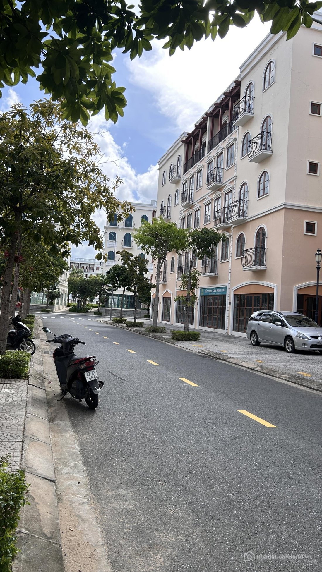Bán nhà phố dự án: Bán căn shophouse góc hông Sun Grand City New An Thới giá chư