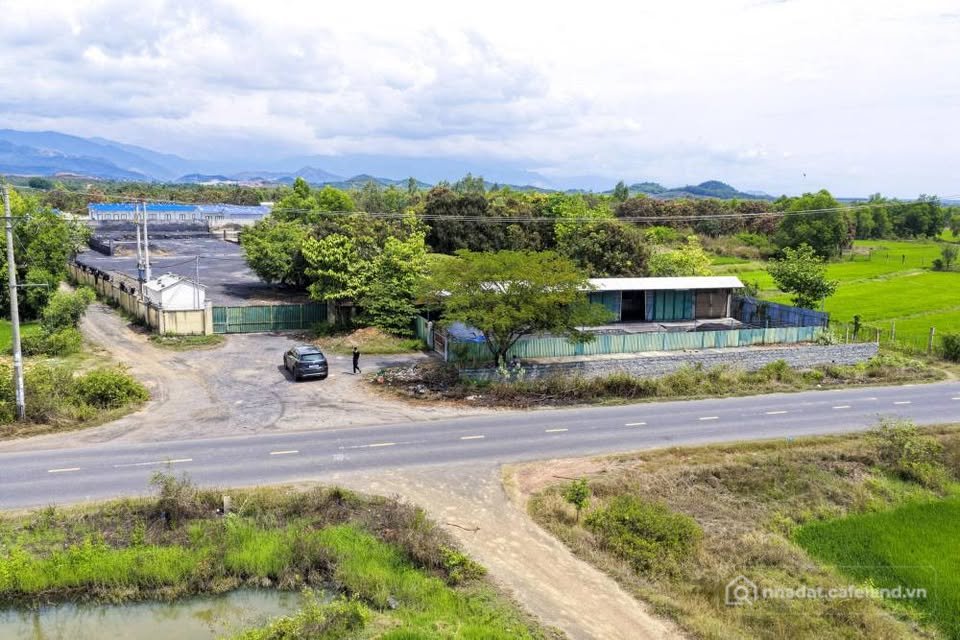 Bán đất thổ cư: Bán đất tại thôn Lạc Ninh, khu lõi của xã Bắc Ninh Hoà, tỉnh Khá