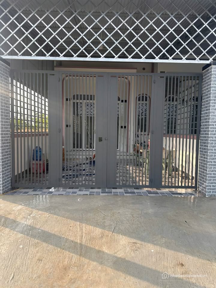 Bán nhà riêng: Bán đất 5x28m - Có 98m2 thổ cư - Sẵn nhà cấp 4 xây mới