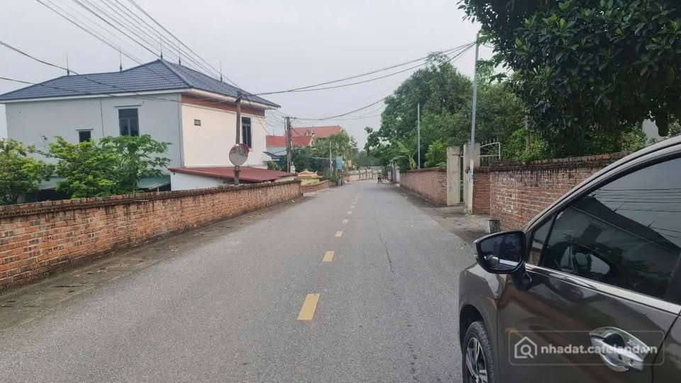 Bán đất thổ cư: Bán đất 220m2, mặt tiền 8m, đất ở 150m2 - Khu 3 Thanh Đình, Việt
