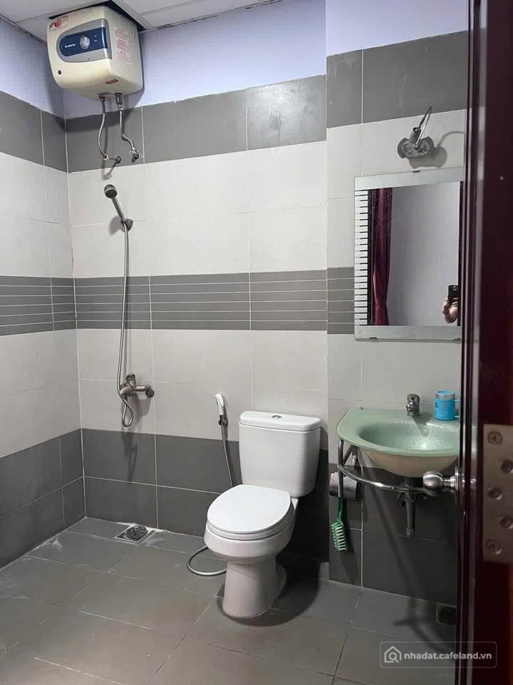 Bán nhà riêng: Siêu phẩm mặt tiền Lê Đại Hành, Buôn Ma Thuột, nhà 3 tầng kiên cố
