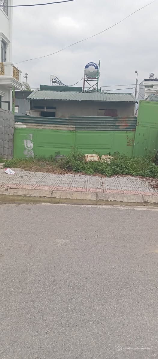 Bán đất thổ cư: Bán đất 105m2, hướng Tây, mặt sông tại khu tái định cư Mường Tha