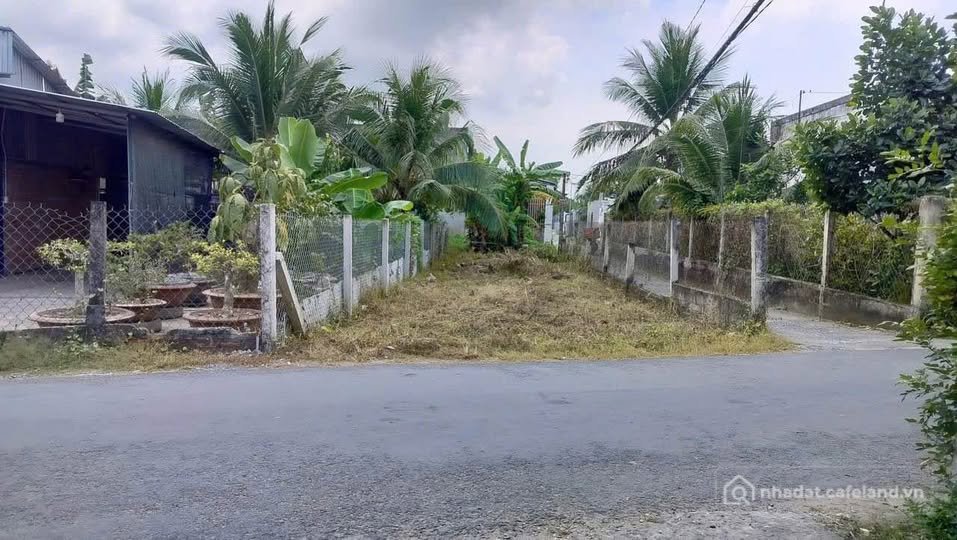 Bán đất thổ cư: Bán nền góc 2 mặt tiền lộ Thống Nhất, Bình Phú, Bến Tre, giá 1.5