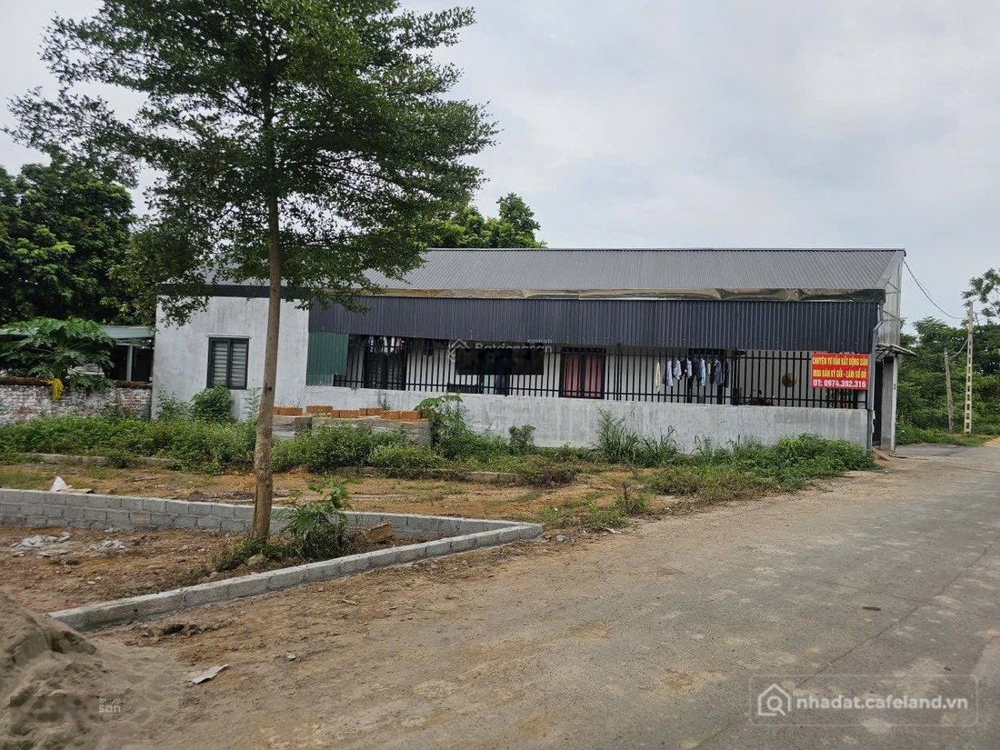 Bán đất thổ cư: Chính chủ cần bán 100m² 3 tỷ. Giáp khu CNC, cách Đại học FPT 1km