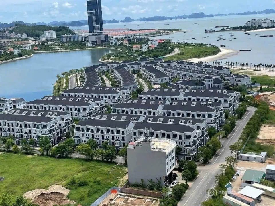 Bán đất thổ cư: Cần bán gấp ô đất quy hoạch liền kề sau Kiểm Toán, đường Marina,