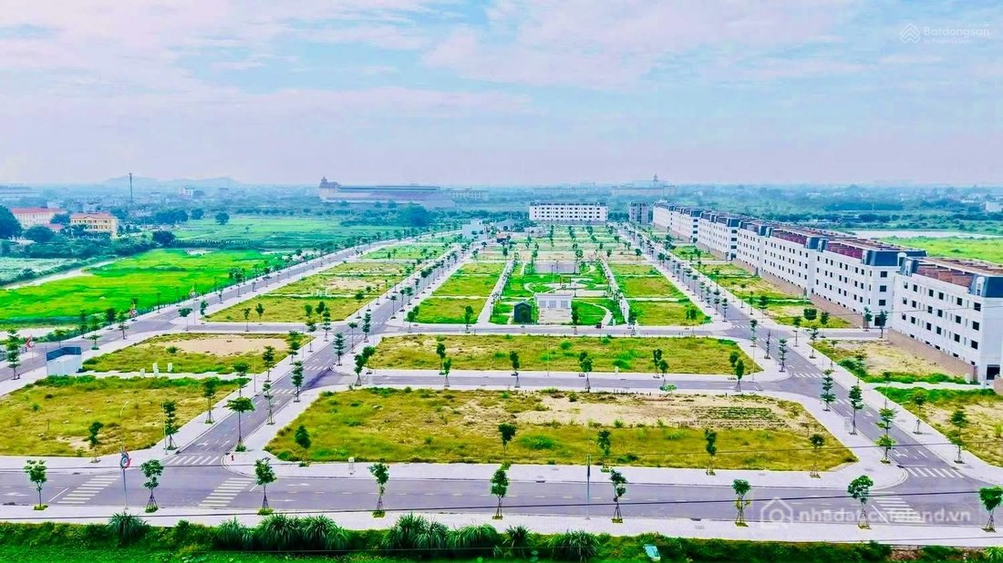 Bán nhà phố dự án: Bán Shophouse đẹp, nhiều tiện ích, giá siêu hời, 108m2, 5 tỷ 