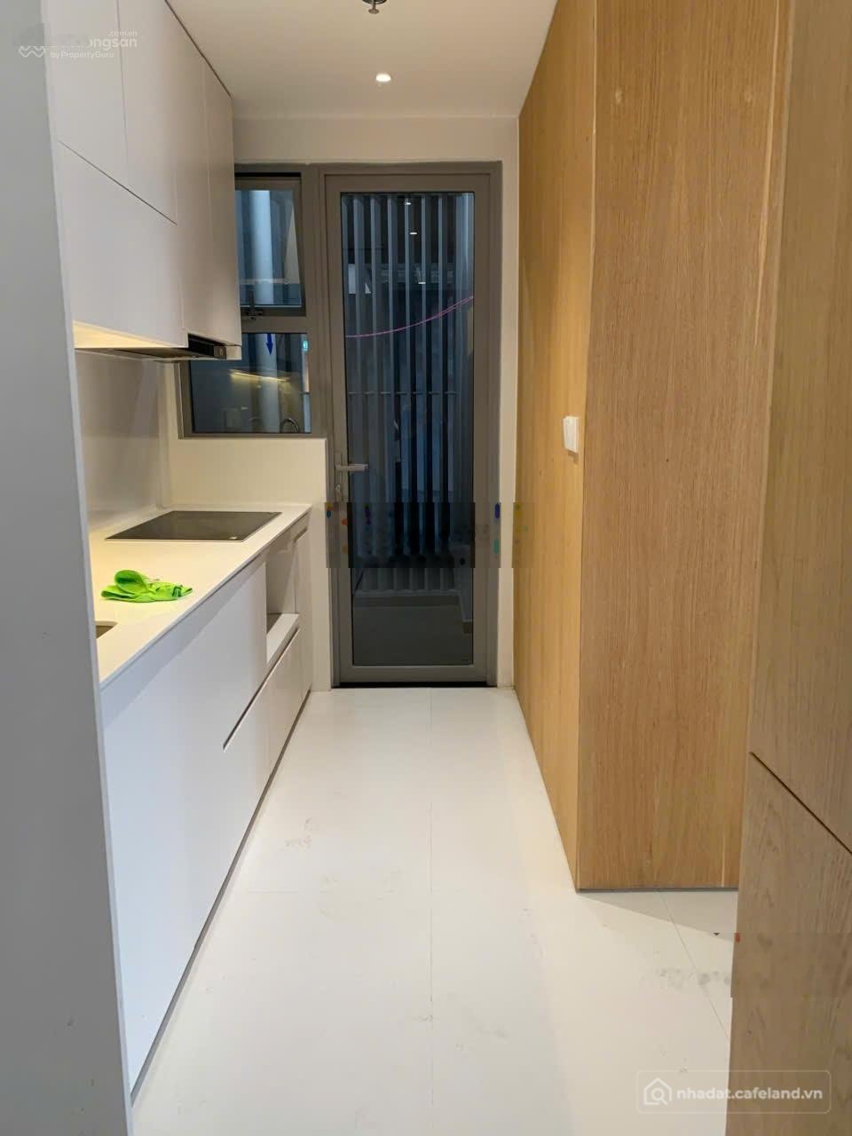 Bán căn hộ chung cư: 80m2 nội thất cơ bản - Giá 5.8 tỷ bao thuế phí - 2PN2WC Cel