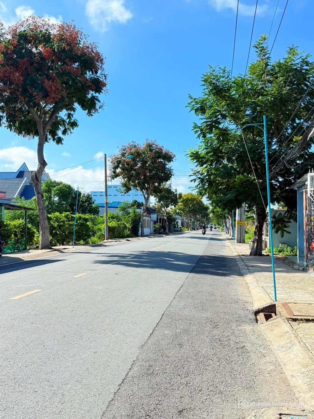 Bán đất thổ cư: Bán gấp đất mặt tiền kinh doanh sầm uất trung tâm xã Lý Nhơn cũ,