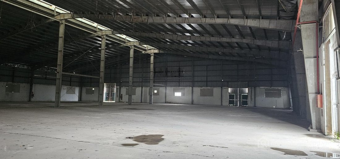Nhà kho - Xưởng: Cho thuê 1600m² kho tiêu chuẩn. PCCC tự động nghiệm thu. Điện 3