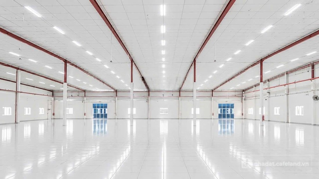 Nhà kho - Xưởng: Cho thuê kho xưởng 2.000m2 mặt tiền QL1A Vĩnh Long - Gần cầu Cầ
