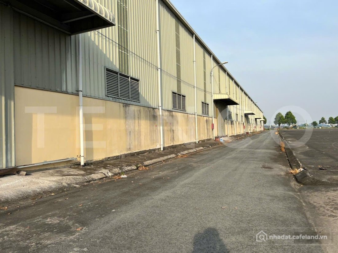 Nhà kho - Xưởng: Kho xưởng 6.700 m² có PCCC và trạm điện 3 pha, đường Quốc Lộ 91