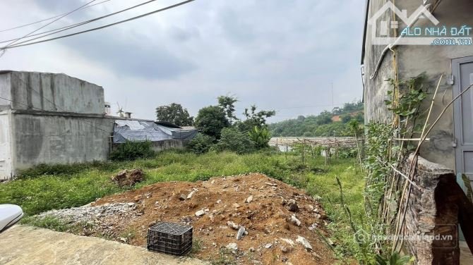 Bán đất thổ cư: BÁN MẢNH ĐẤT 5M x 20M KHU ĐÔNG Y NGAY TRUNG TÂM THÀNH PHỐ TUYÊN 