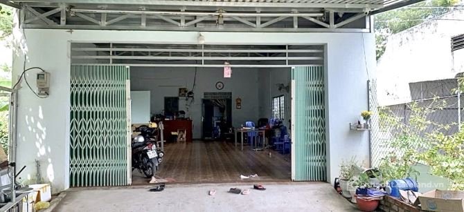 Bán nhà riêng: Bán Nhà Mặt tiền Quốc Lộ 54 - Xéo trường THCS + Tiểu học Thành Lợ