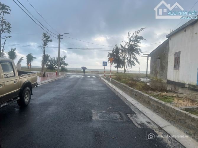 Bán đất thổ cư: Chính chủ bán đất mặt biển – vị trí vàng – kinh doanh sầm uất - 