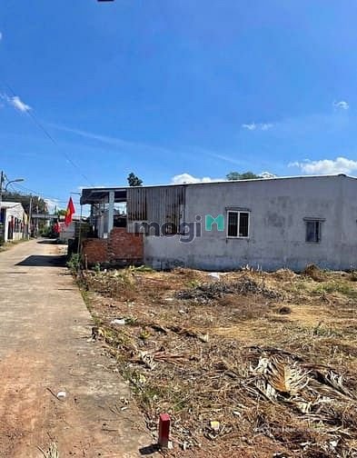 Bán đất thổ cư: Lô đất 105m2 huyện Lộc Ninh Bình Phước có Sổ hồng giá thương lượ