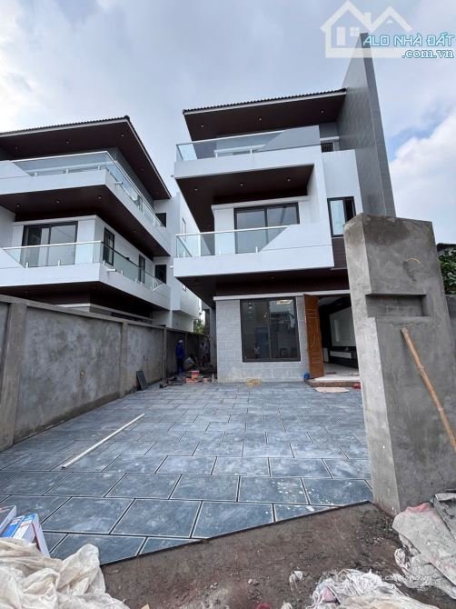 Bán biệt thự: Biệt thự TT Thái Nguyên - hiện đại - sang trọng - 136m*3T - mt 8.6