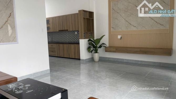 Bán nhà riêng: Nhà hẻm Lý Thường Kiệt - 3phòng ngủ và sân ô tô