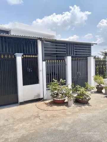 Bán nhà riêng: Bán Nhà 78.1m2 có sẵn 78.1 m2 thổ cư giá 990 triệu tại Xã Phú Quớ