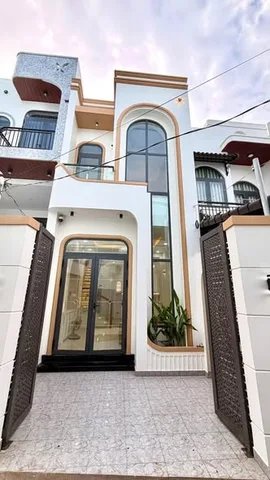 Bán nhà riêng: Nhà lầu Tân Cổ Điển mới xây dựng hẻm xe hơi 7 chỗ, gần Quảng Trườ