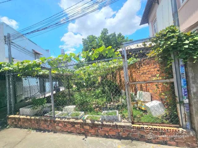 Bán đất thổ cư: ĐẤT ĐẸP KHU ĐÔNG B DĨ AN LÔ GÓC - GIÁ 4.6 TỶ TL