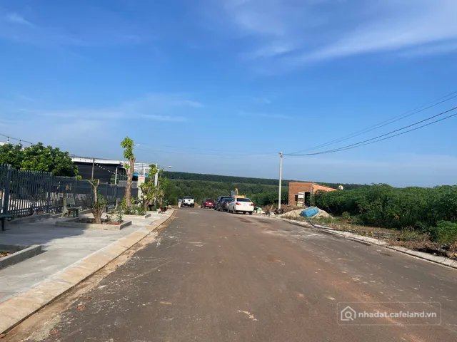 Bán đất thổ cư: Bán Đất 263m2 có sẵn 100 m2 thổ cư giá 800 triệu tại Đường Phú R