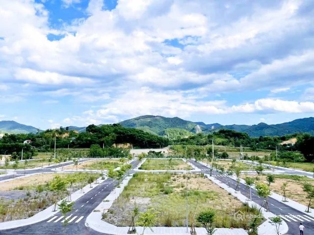 Bán đất thổ cư: bán gấp đất green valley 85m, mặt tiền 7m cách cao tốc 200m, gần