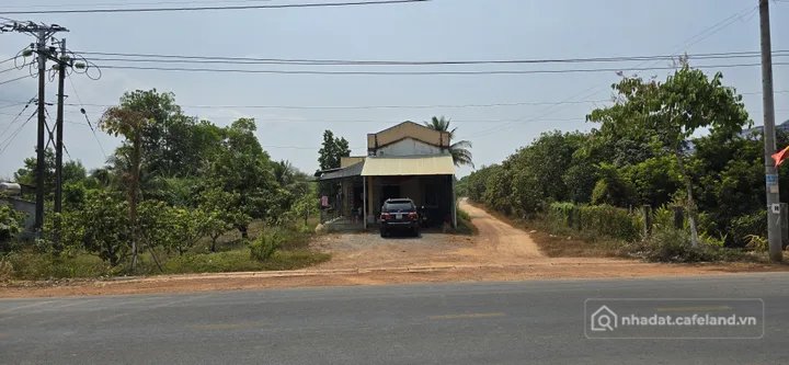Bán đất thổ cư: Bán Đất 10000m2 có sẵn 300 m2 thổ cư giá 12 tỷ tại Xã Phú Lý Huy
