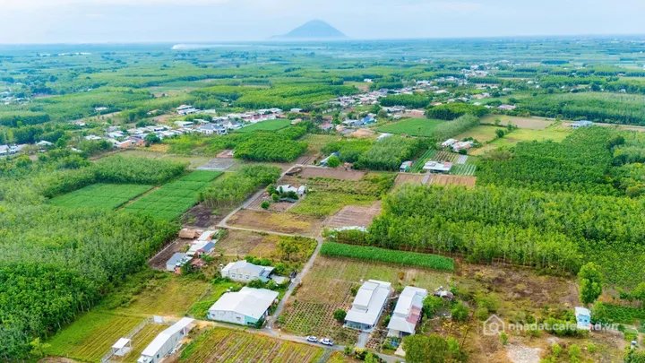 Bán đất thổ cư: Bán Đất 100m2 có sẵn 50 m2 thổ cư giá 269 triệu tại Xã Thạnh Đức