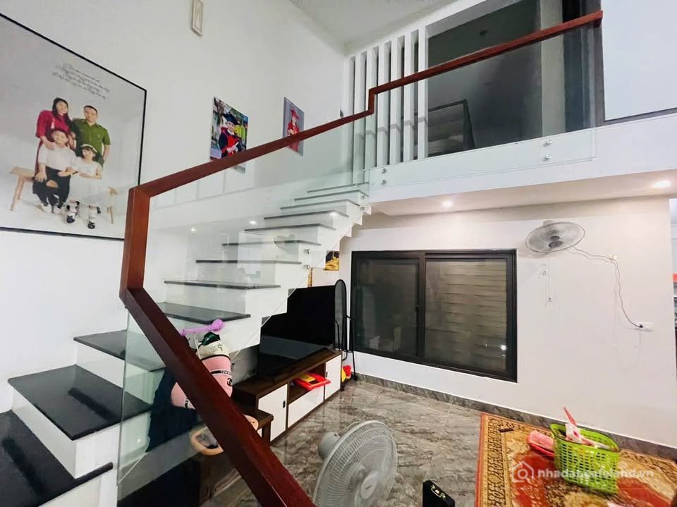 Cho thuê nhà riêng: Nhà riêng: Nhà siêu Vip sát trường Lê Bình, Hải Thượng, thiế