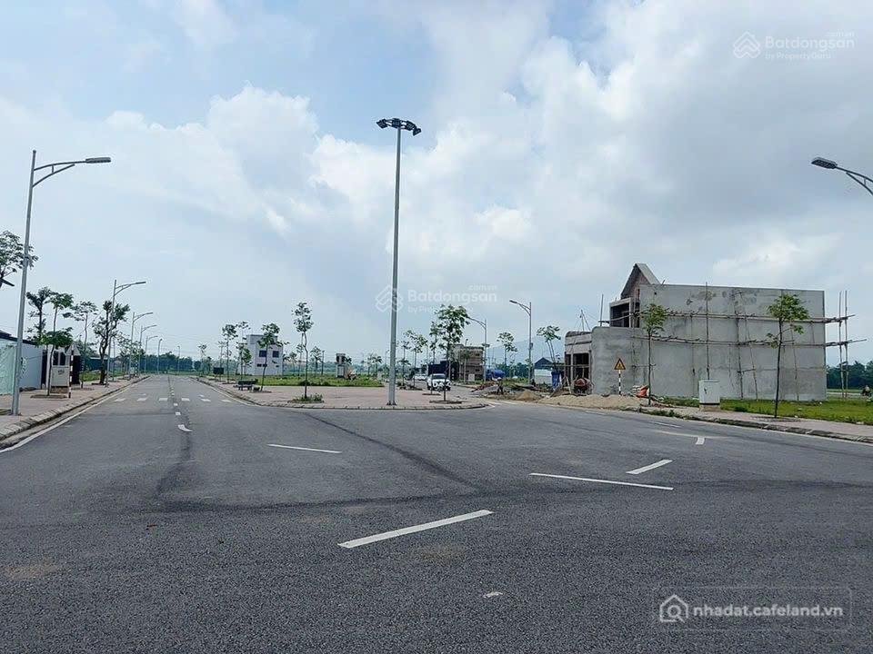 Bán đất thổ cư: Chính chủ bán đất hải ninh nghi sơn thanh hóa, dt 5m x 24m, giá 
