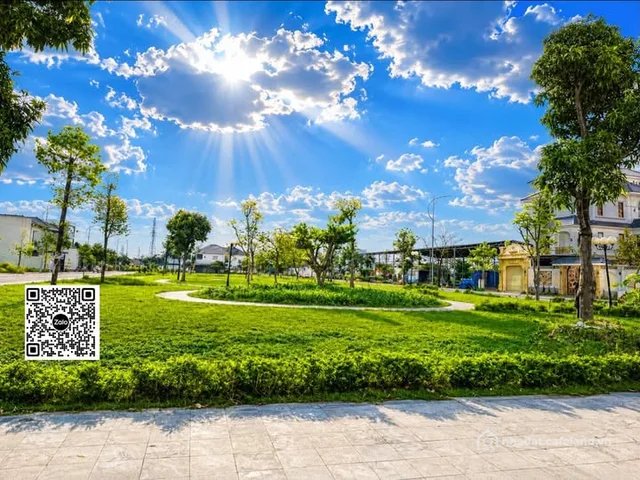 Bán đất thổ cư: Biệt thự đối diện công viên giá còn