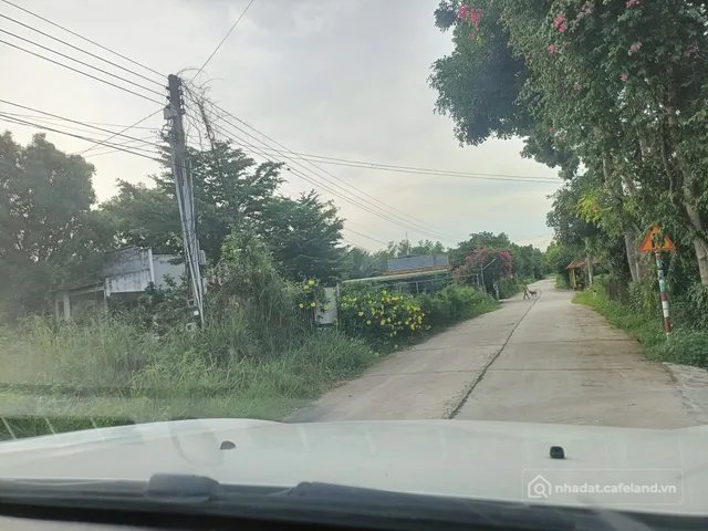 Bán đất thổ cư: Bán đất 11134m² có sẵn 400m² thổ cư ngang 103m giá 7,5 tỷ tại Xã
