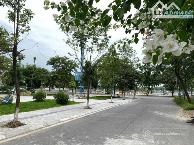 Bán đất thổ cư: Bán lô giãn dân nhìn vườn hoa đường thông thẳng ra hồ lớn Đồng S