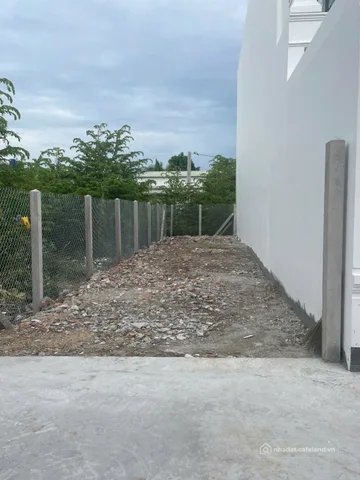 Bán đất thổ cư: Bán gấp nền Phường 5 đường ô tô 5m gần Siêu Thị Go