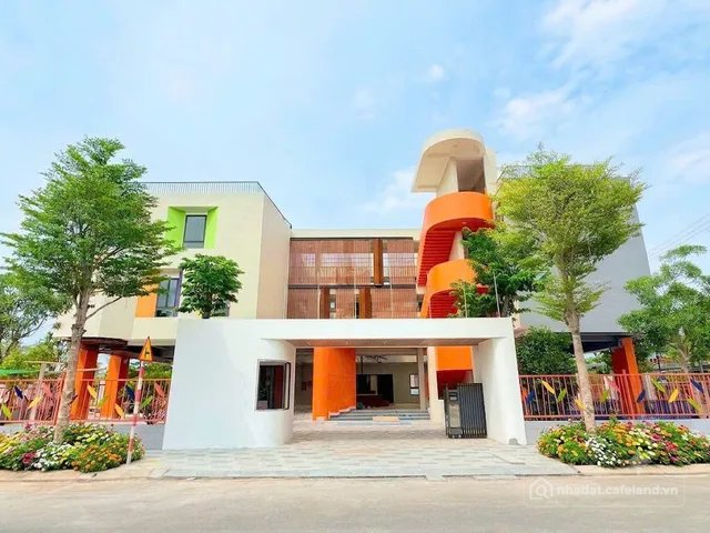 Bán đất thổ cư: ĐẤT KINH DOANH ĐẸP EPIC TOWN – CẠNH NGÃ TƯ- VIEW CỔNG TRƯỜNG - G