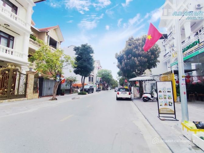 Bán đất thổ cư: Đất mặt đường Hoàng Thế Thiện - 118m - Ngang 7.4m
