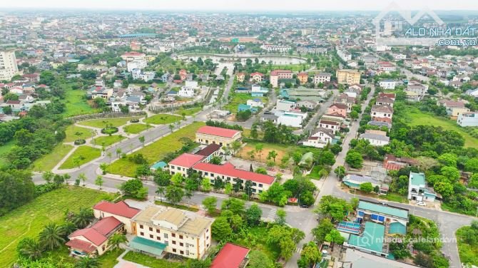 Bán đất thổ cư: chào bán nền KDT Đông Thành Cổ đối diện công viên Fidel Đông Hà 