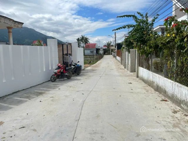 Bán đất thổ cư: 0938113403 Bán Đất 405m2 có sẵn 150 m2 thổ cư giá 5.1 tỷ tại Phư