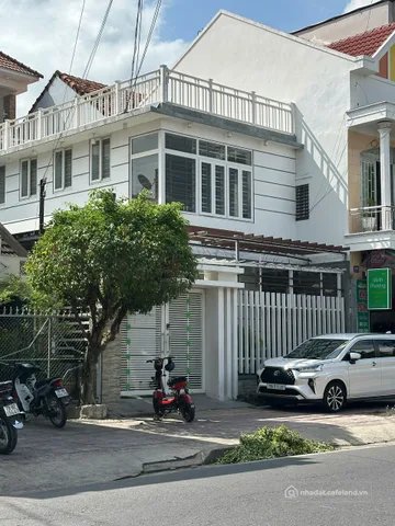 Bán đất thổ cư: Bán Đất 363m2 có sẵn 300 m2 thổ cư giá 11 tỷ tại - Chọn - Phường