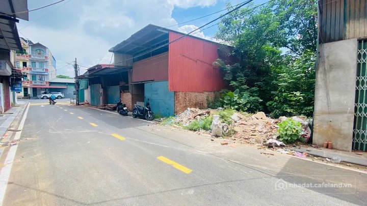 Bán đất thổ cư: Bán đất khu đô thị Hà Hương Liên Hà view sân bóng 111m2 mt6m kin