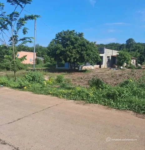 Bán đất thổ cư: Bán gấp ngộp đường lớn sát kcn đường 42m có công nhân hoạt động 