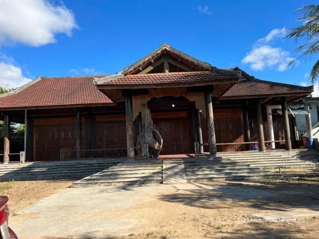 Bán đất thổ cư: Bán Đất 2315m2 có sẵn 400 m2 thổ cư giá 6 tỷ tại Phường Trần Hưn
