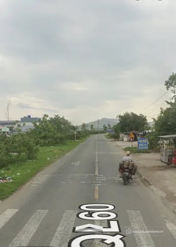 Bán nhà riêng: Bán Nhà riêng 150m2 có sẵn 150 m2 thổ cư giá 2.8 tỷ tại Đường Quố
