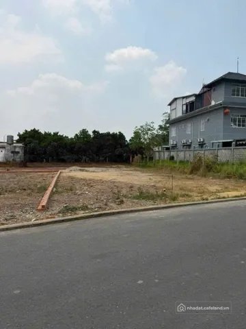 Bán đất thổ cư: Bán Đất 500m2 có sẵn 200m2 thổ cư, giá 880tr, phù hợp làm nhà vư