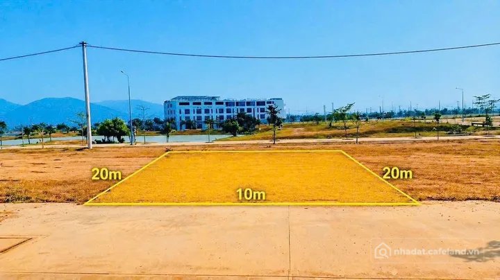 Bán đất thổ cư: Một Lô Đất Với Diện Tích Rộng Và Cực Kỳ Hiếm Tại Trung Tâm Giai 